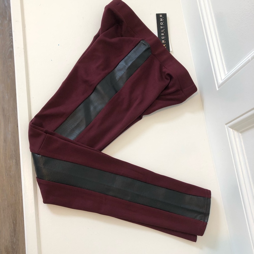 😍 Sz S Burgundy Leggings NWT